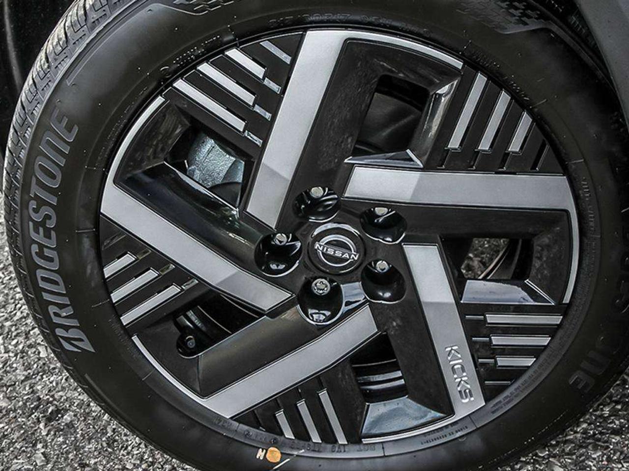 2026 Nissan Kicks SV Photo