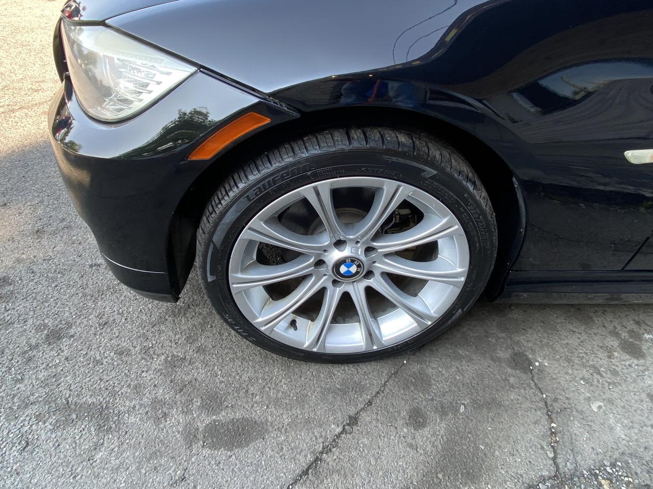2011 BMW 3 Series 4dr Sdn 323i RWD Photo