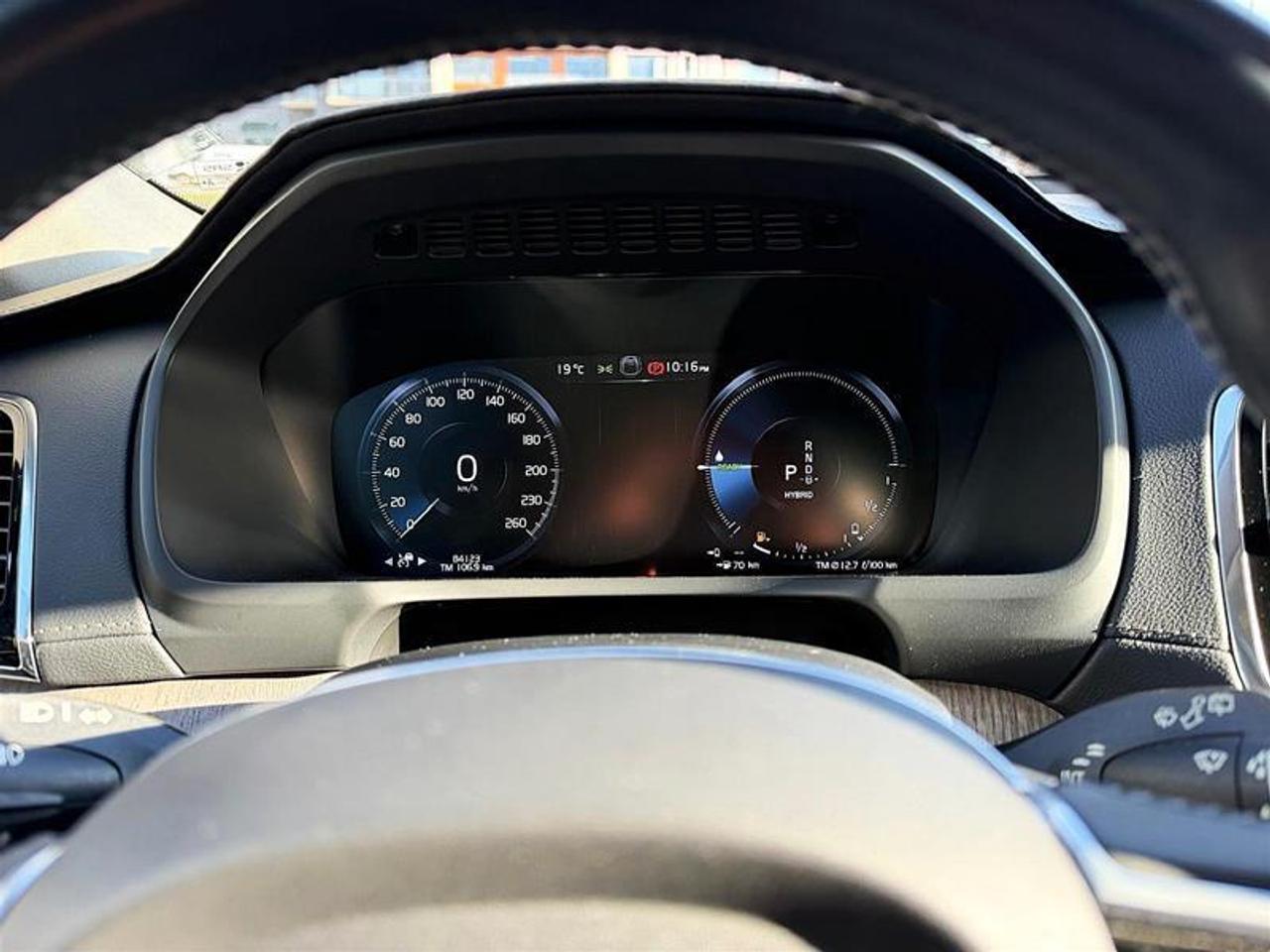 2022 Volvo XC90  Photo