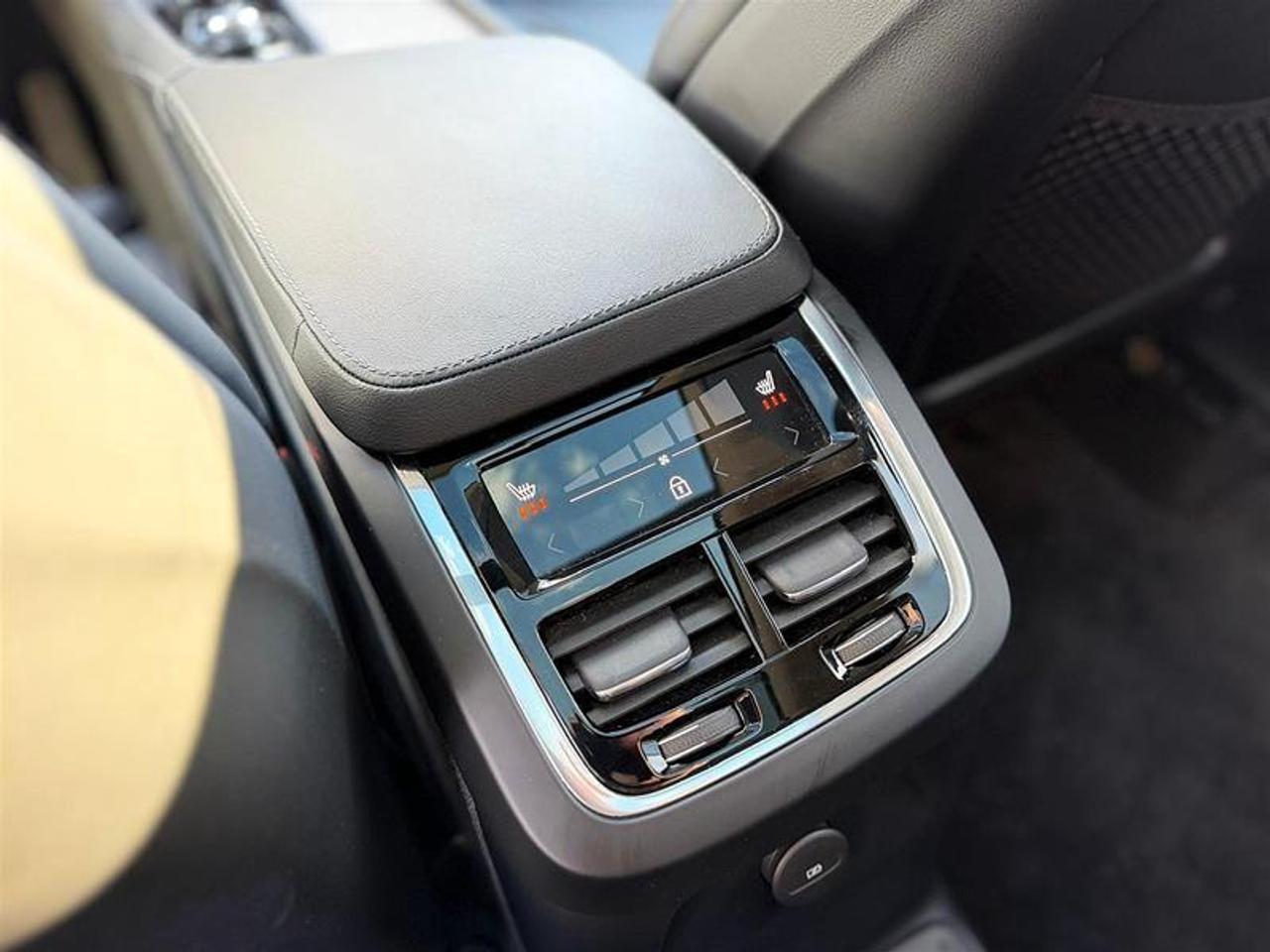 2022 Volvo XC90  Photo