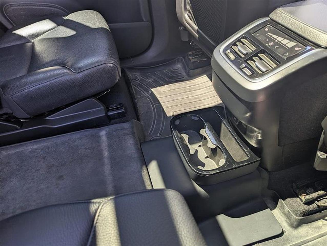 2022 Volvo XC90 T6 AWD Momentum 6-Seater Photo