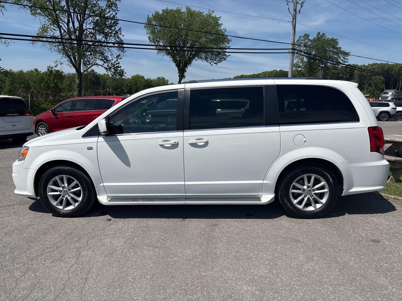 2019 Dodge Grand Caravan 35th Anniversary Photo