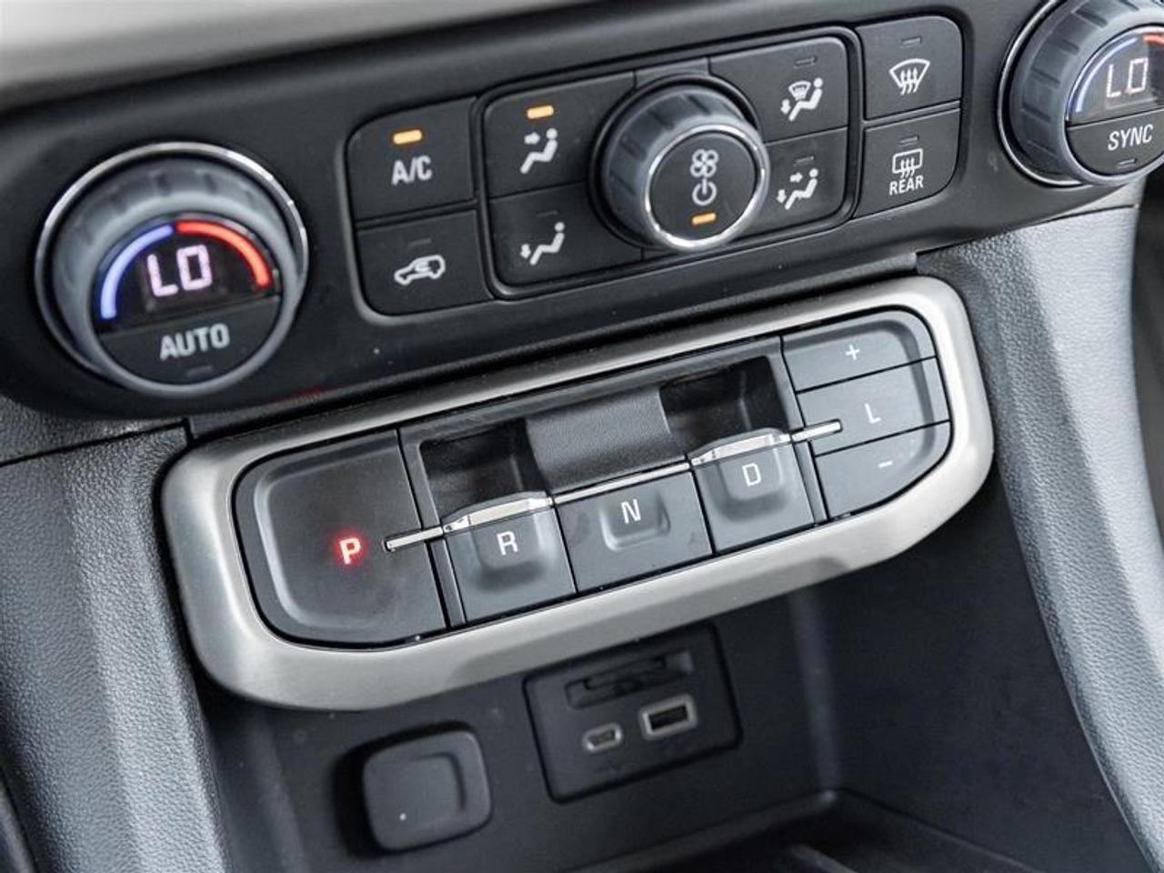 2022 GMC Acadia Denali All-wheel Drive Photo
