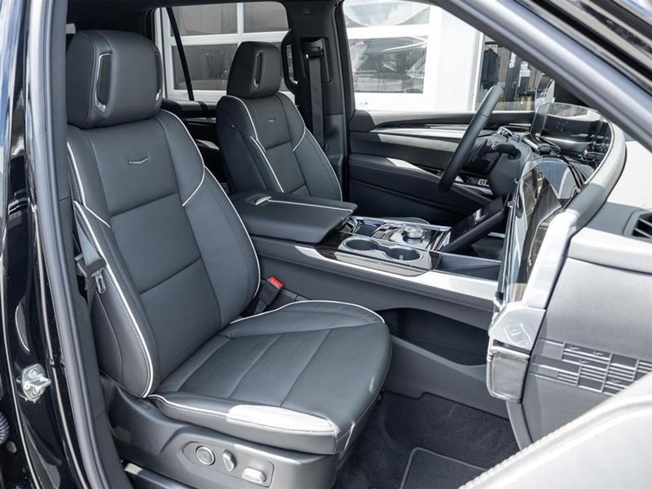2026 Cadillac Escalade Luxury 4dr 4x4 Photo