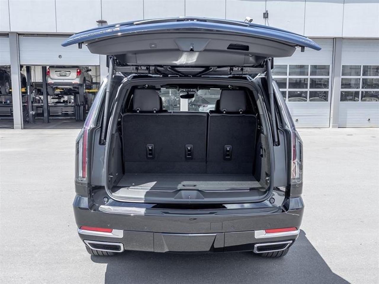 2026 Cadillac Escalade Luxury 4dr 4x4 Photo