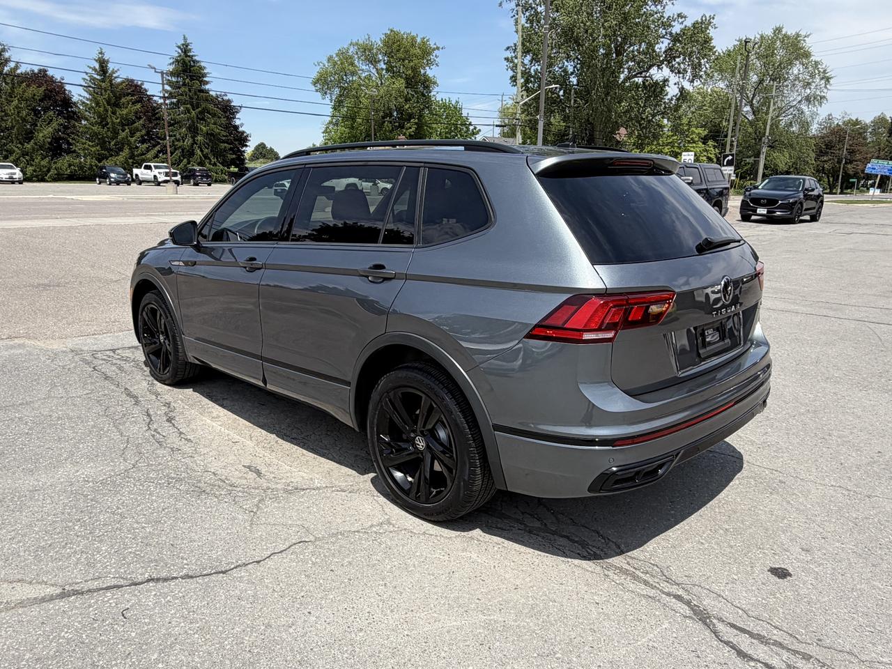 2023 Volkswagen Tiguan COMFORTLINE R-LINE BLACK EDITION/LOADED!! Photo