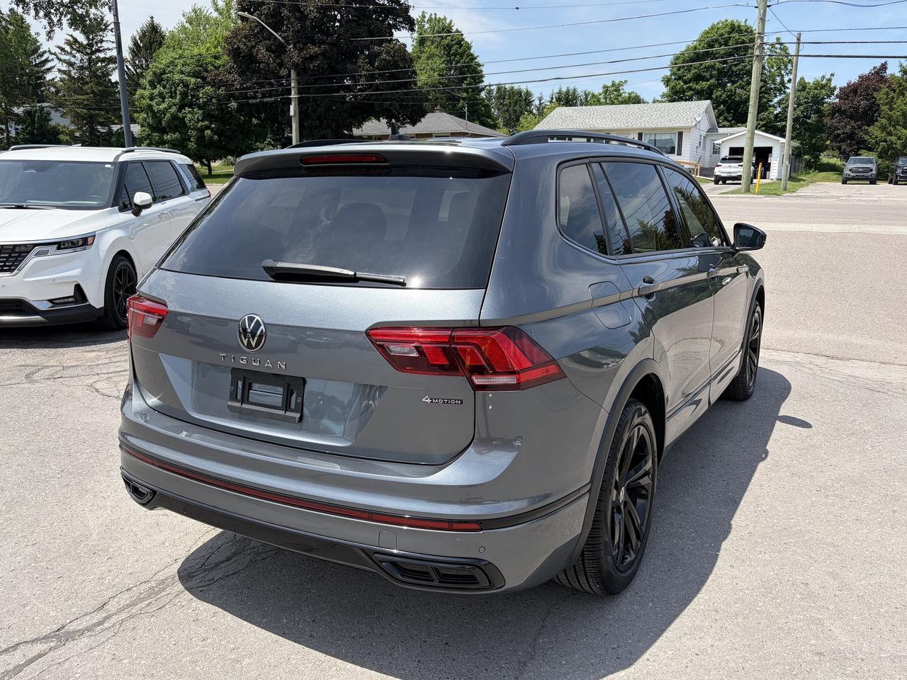 2023 Volkswagen Tiguan COMFORTLINE R-LINE BLACK EDITION/LOADED!! Photo