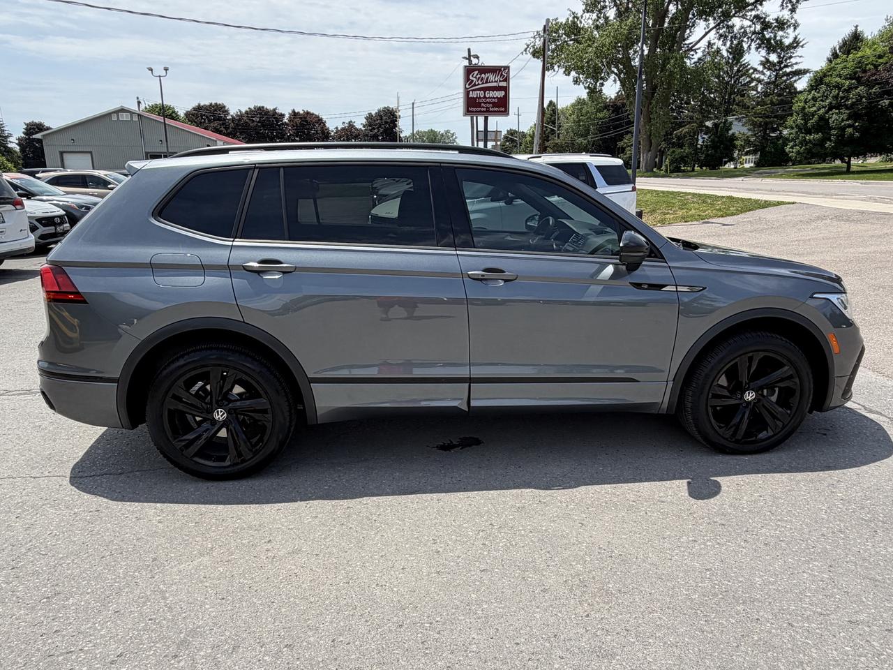 2023 Volkswagen Tiguan COMFORTLINE R-LINE BLACK EDITION/LOADED!! Photo