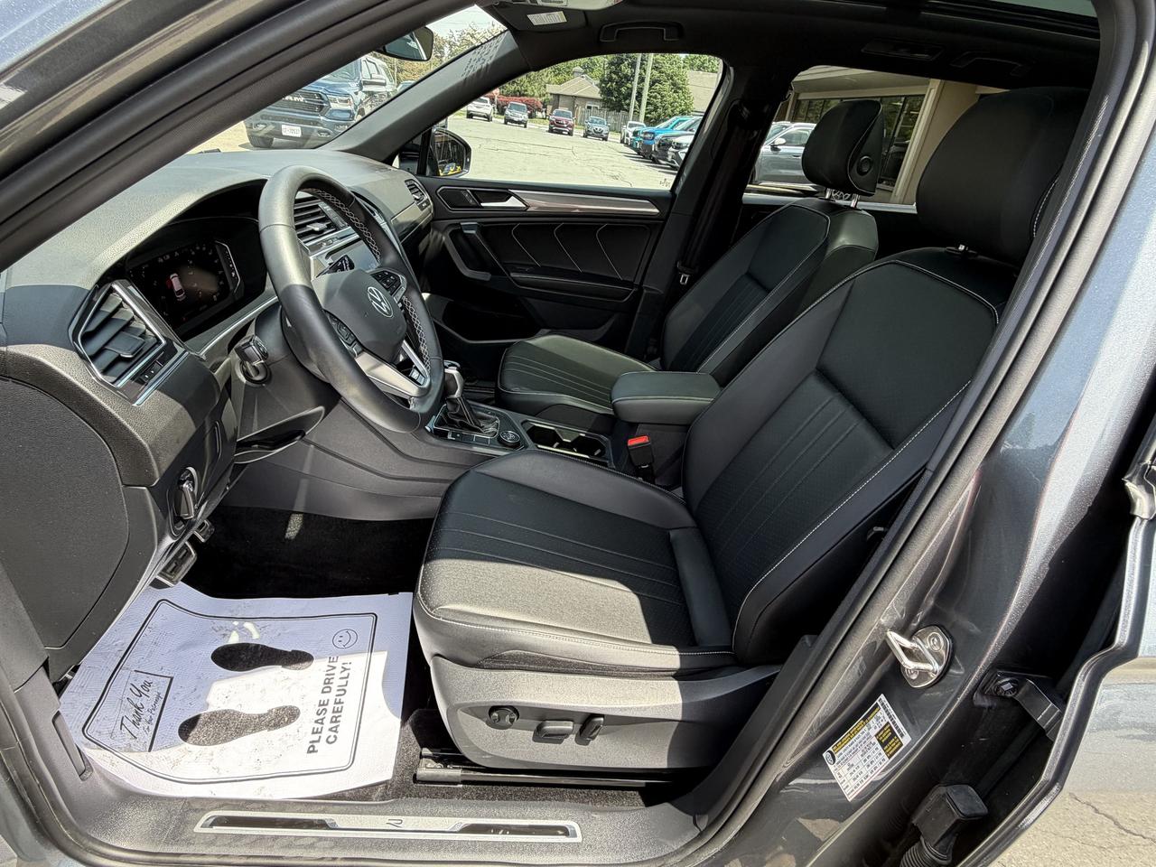 2023 Volkswagen Tiguan COMFORTLINE R-LINE BLACK EDITION/LOADED!! Photo