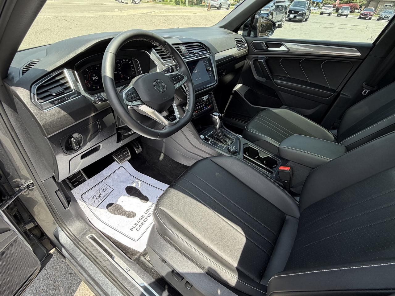 2023 Volkswagen Tiguan COMFORTLINE R-LINE BLACK EDITION/LOADED!! Photo