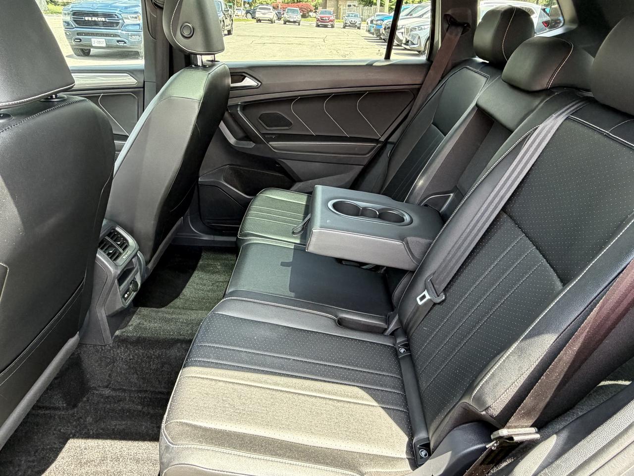 2023 Volkswagen Tiguan COMFORTLINE R-LINE BLACK EDITION/LOADED!! Photo
