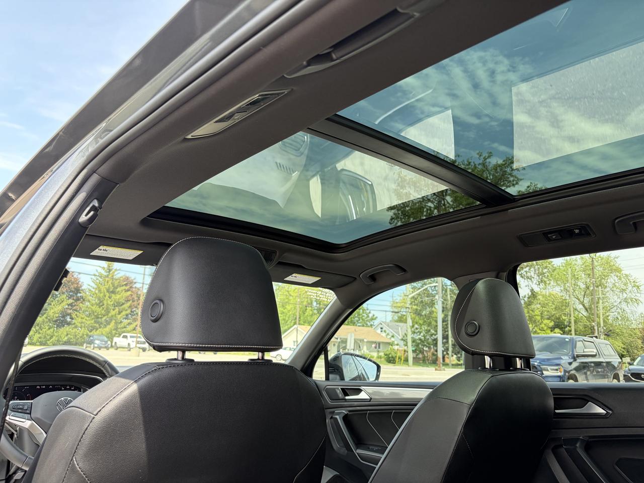 2023 Volkswagen Tiguan COMFORTLINE R-LINE BLACK EDITION/LOADED!! Photo