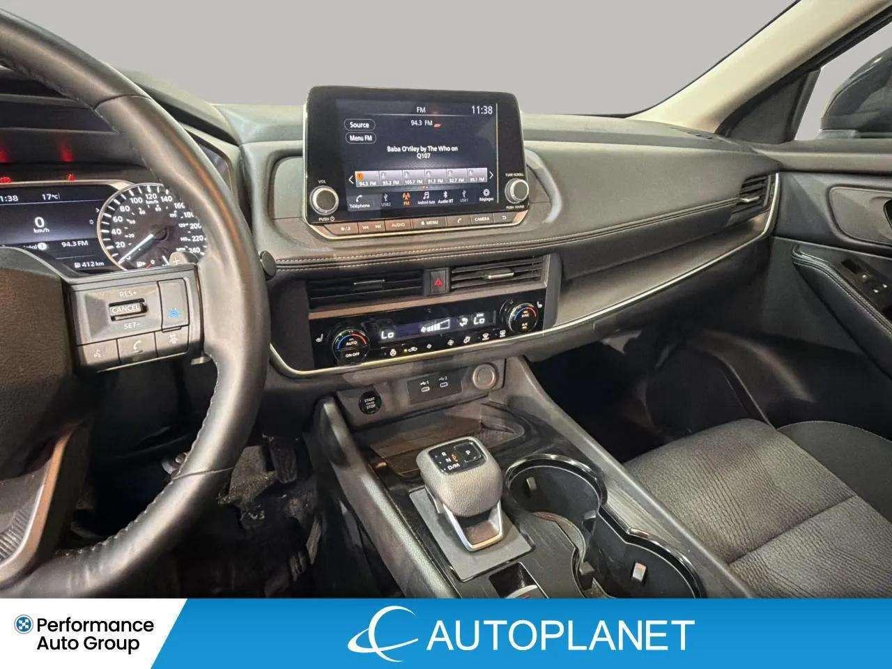 2025 Nissan Rogue SV AWD, Pano Roof, Android Auto, Heated Seats! Photo