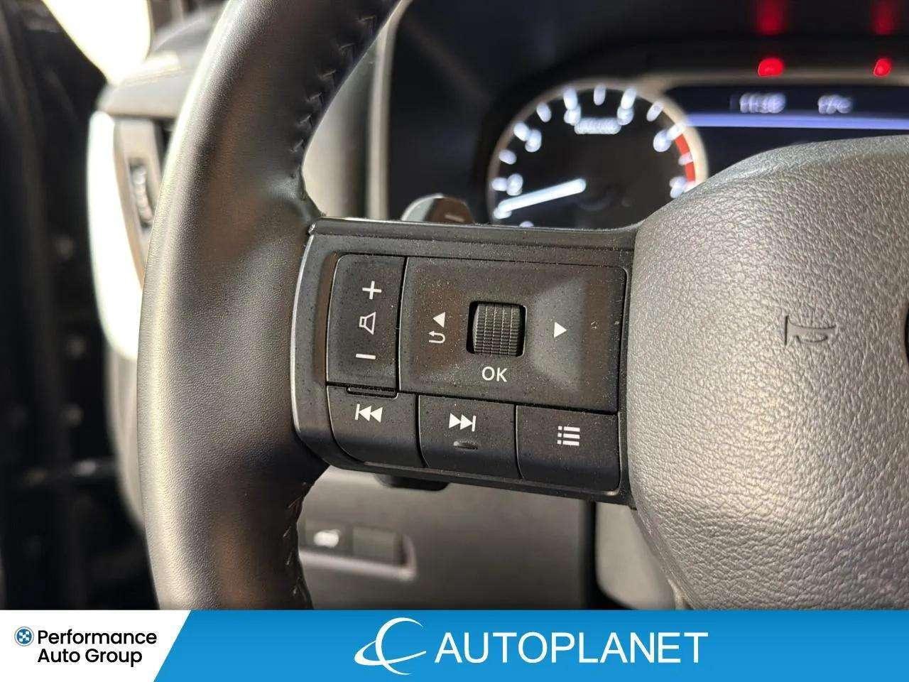 2025 Nissan Rogue SV AWD, Pano Roof, Android Auto, Heated Seats! Photo