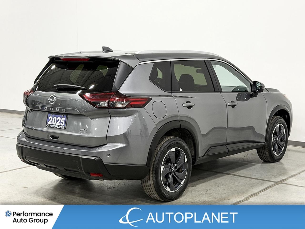 2025 Nissan Rogue SV AWD, Apple CarPlay, Back Up Cam, Pano Roof! Photo