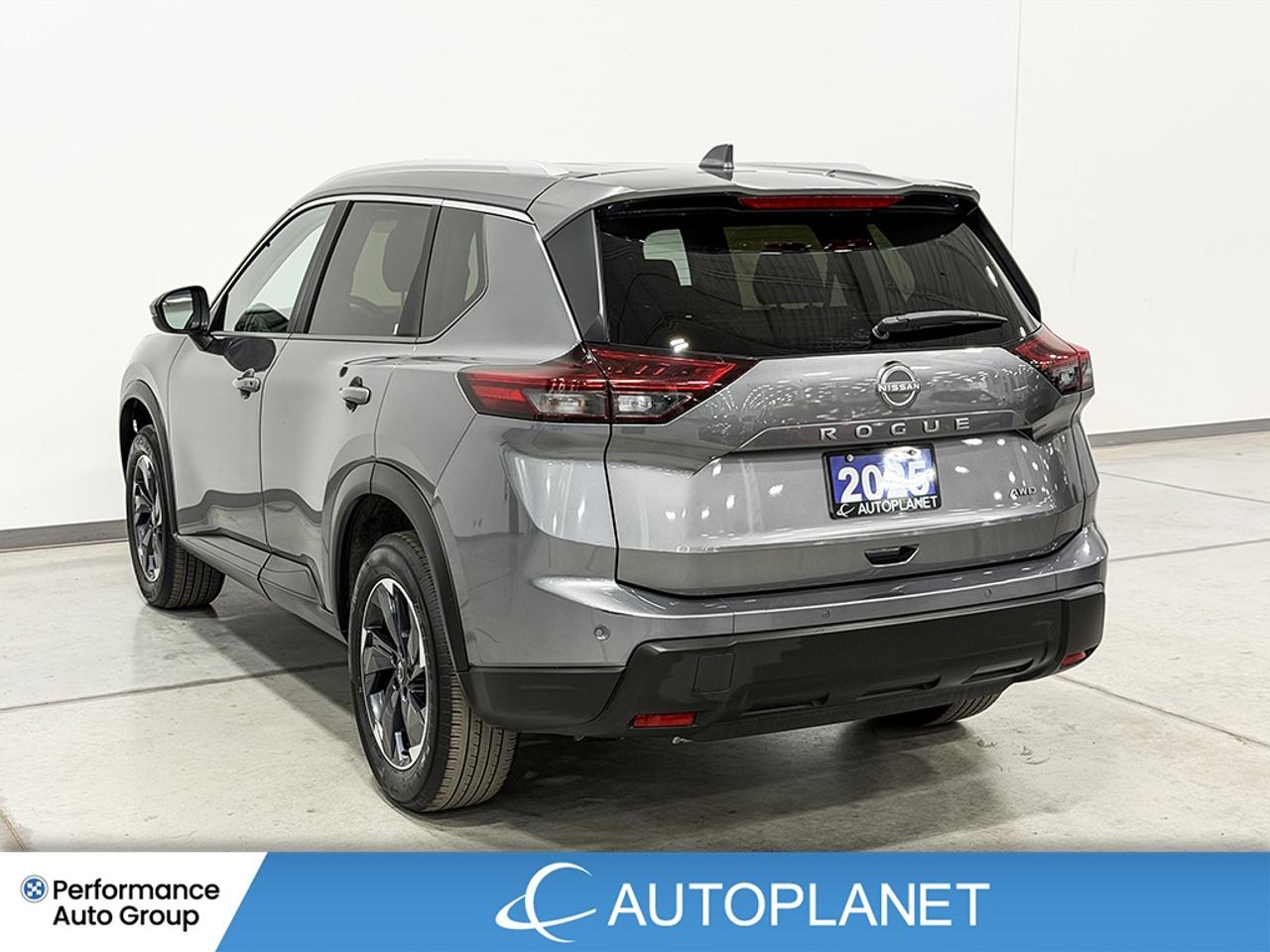 2025 Nissan Rogue SV AWD, Apple CarPlay, Back Up Cam, Pano Roof! Photo