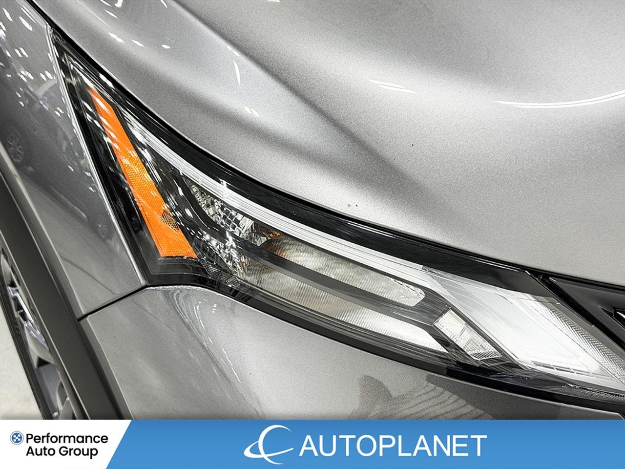 2025 Nissan Rogue SV AWD, Apple CarPlay, Back Up Cam, Pano Roof! Photo