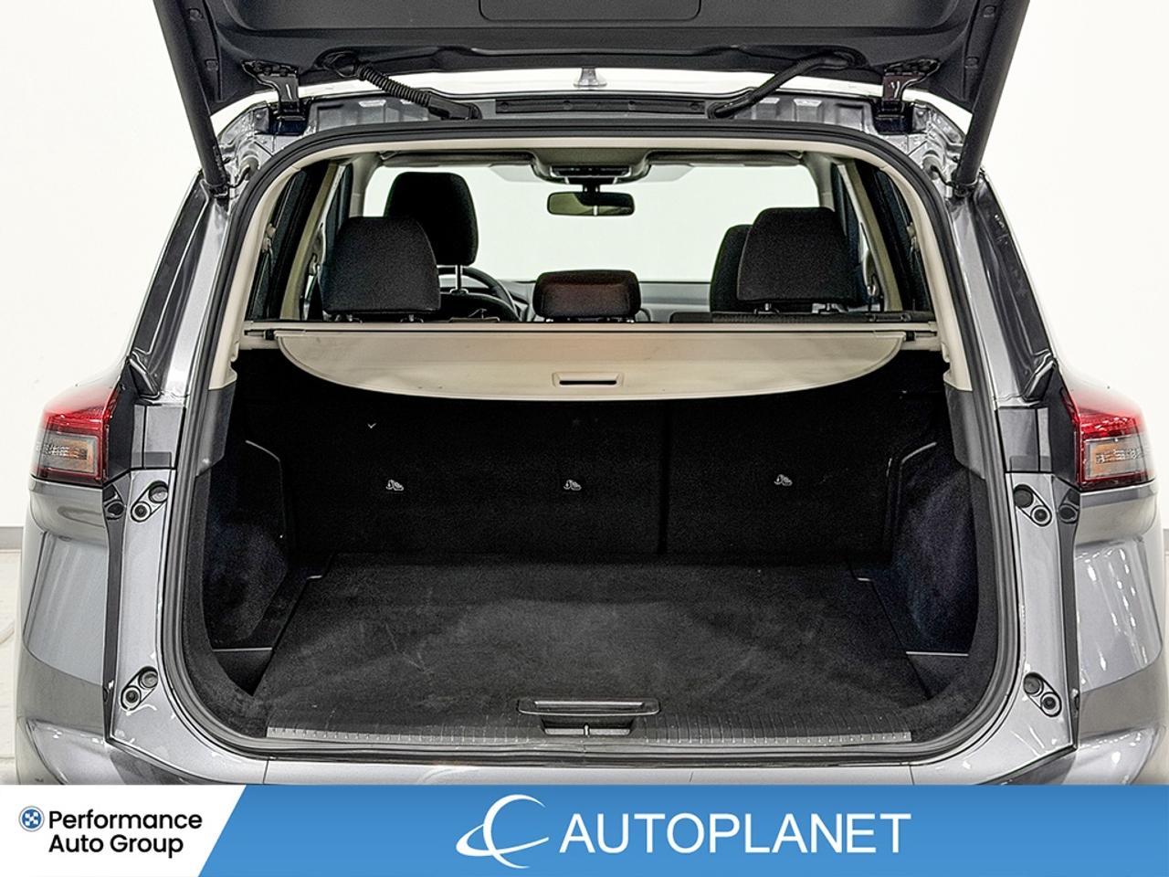 2025 Nissan Rogue SV AWD, Apple CarPlay, Back Up Cam, Pano Roof! Photo