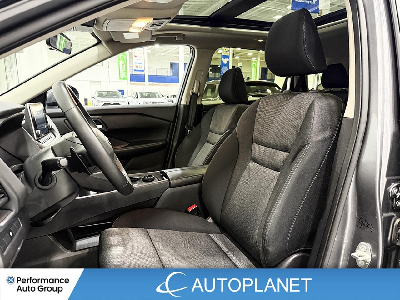 2025 Nissan Rogue SV AWD, Apple CarPlay, Back Up Cam, Pano Roof! Photo