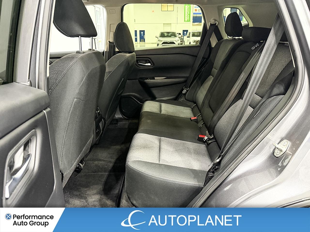 2025 Nissan Rogue SV AWD, Apple CarPlay, Back Up Cam, Pano Roof! Photo