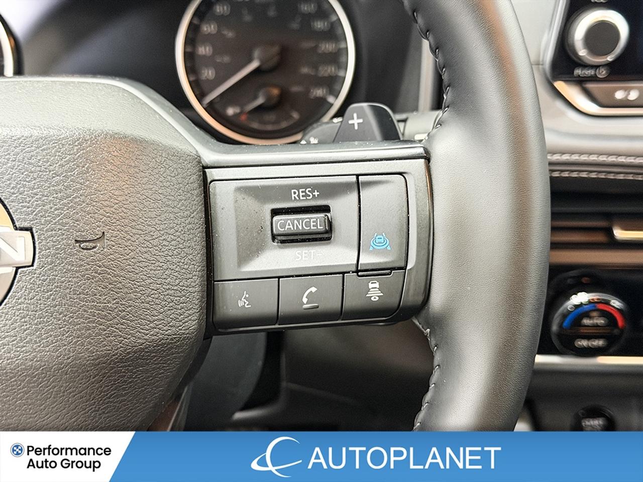 2025 Nissan Rogue SV AWD, Apple CarPlay, Back Up Cam, Pano Roof! Photo