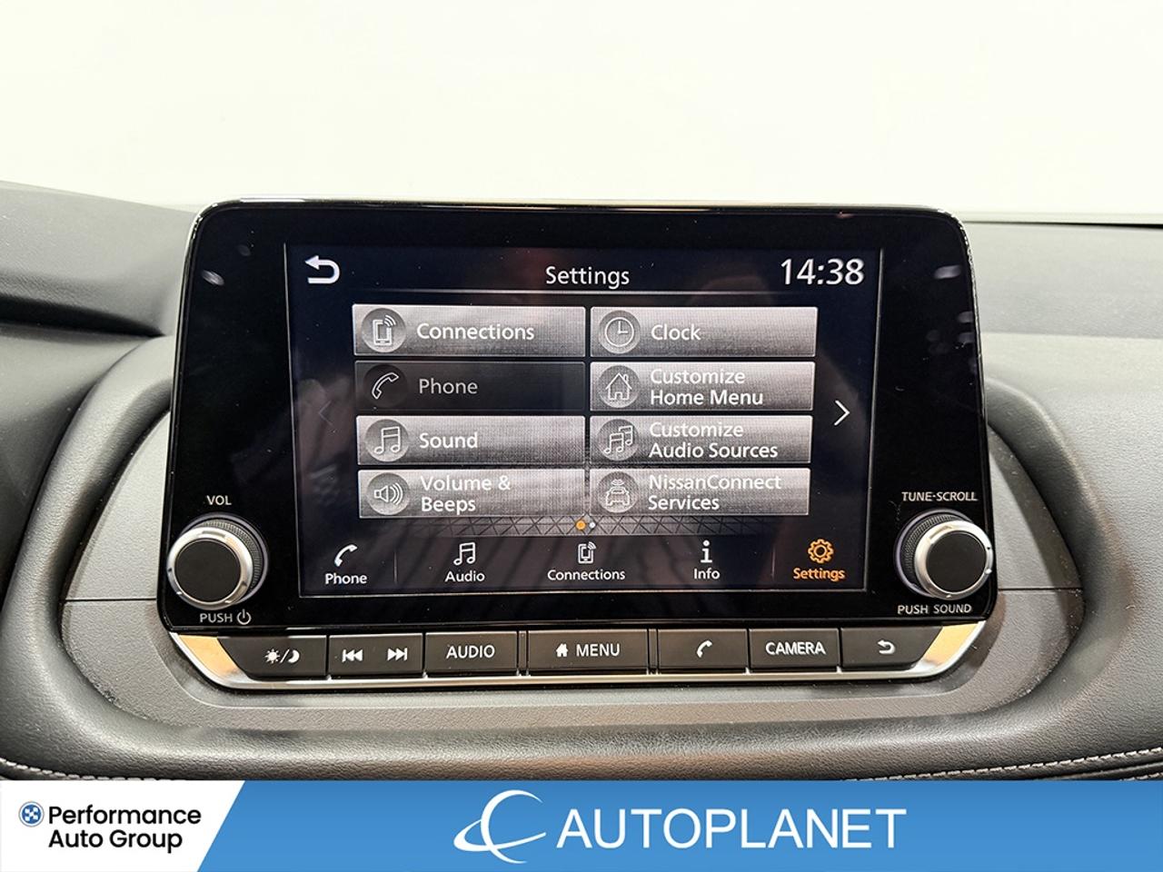 2025 Nissan Rogue SV AWD, Apple CarPlay, Back Up Cam, Pano Roof! Photo