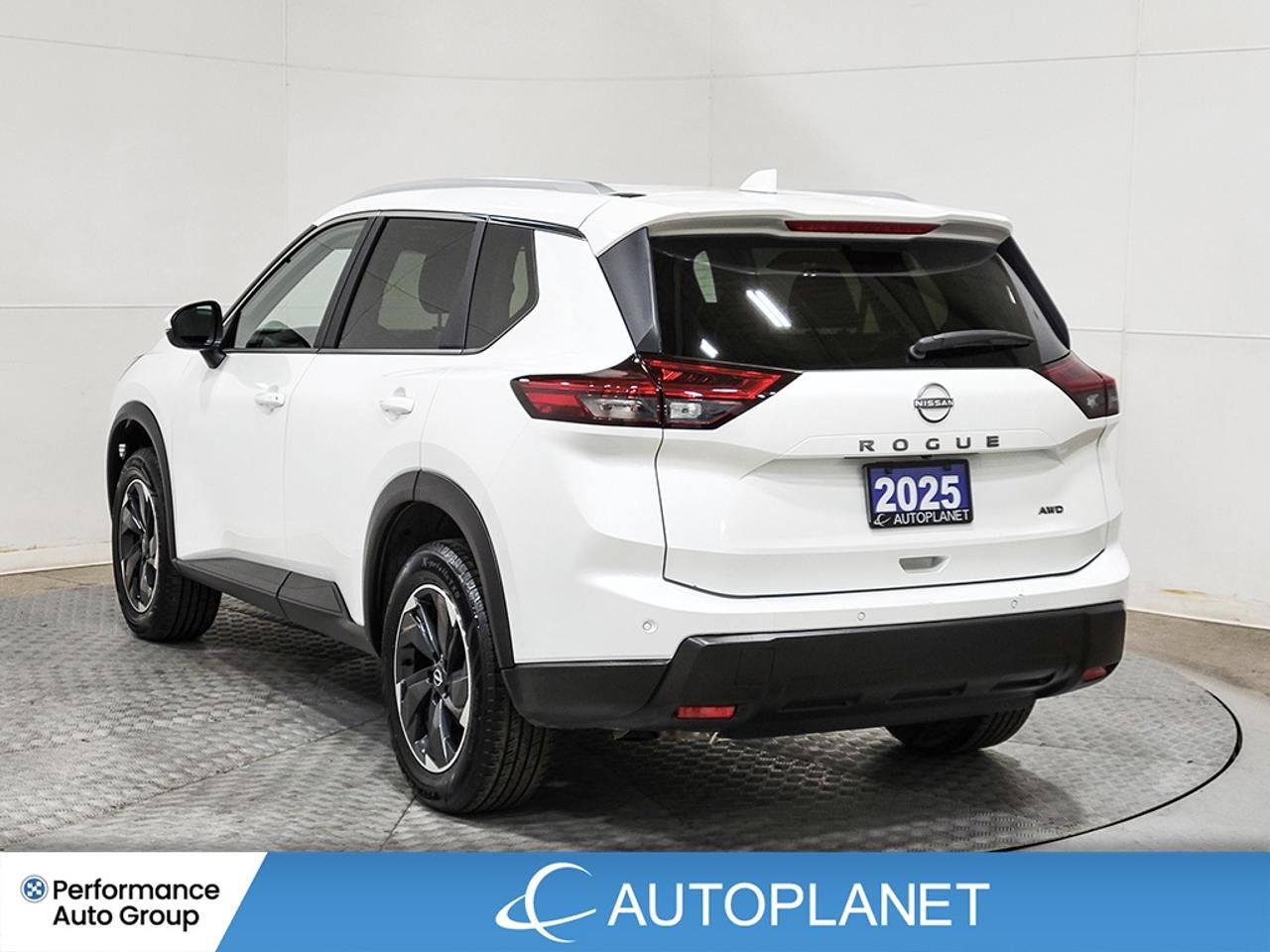 2025 Nissan Rogue SV AWD, Pano Roof, Apple CarPlay, Heated Seats! Photo