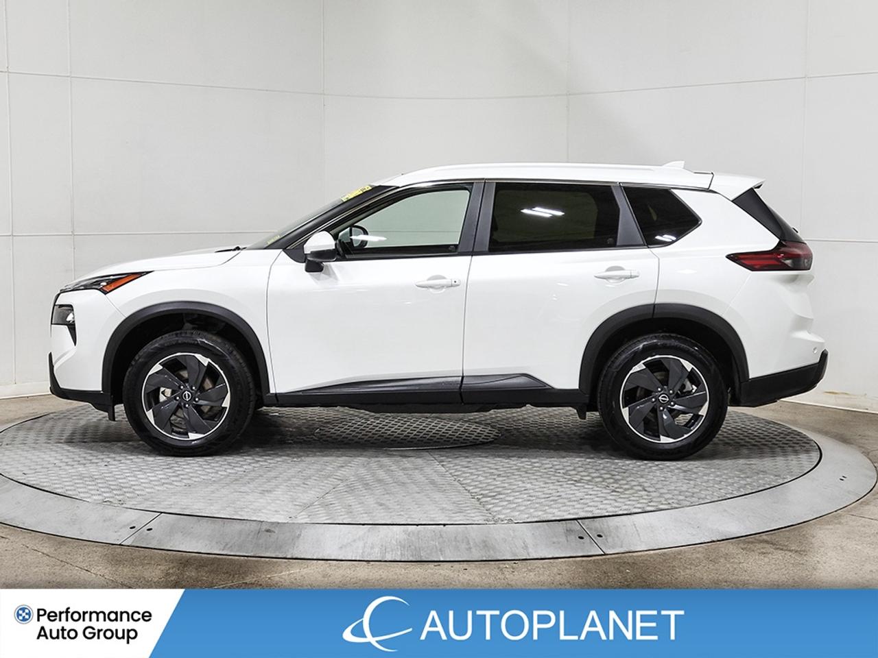 2025 Nissan Rogue SV AWD, Pano Roof, Apple CarPlay, Heated Seats! Photo