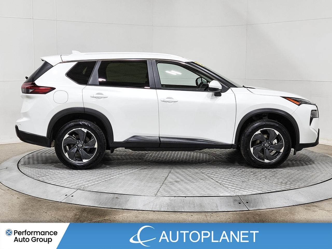 2025 Nissan Rogue SV AWD, Pano Roof, Apple CarPlay, Heated Seats! Photo