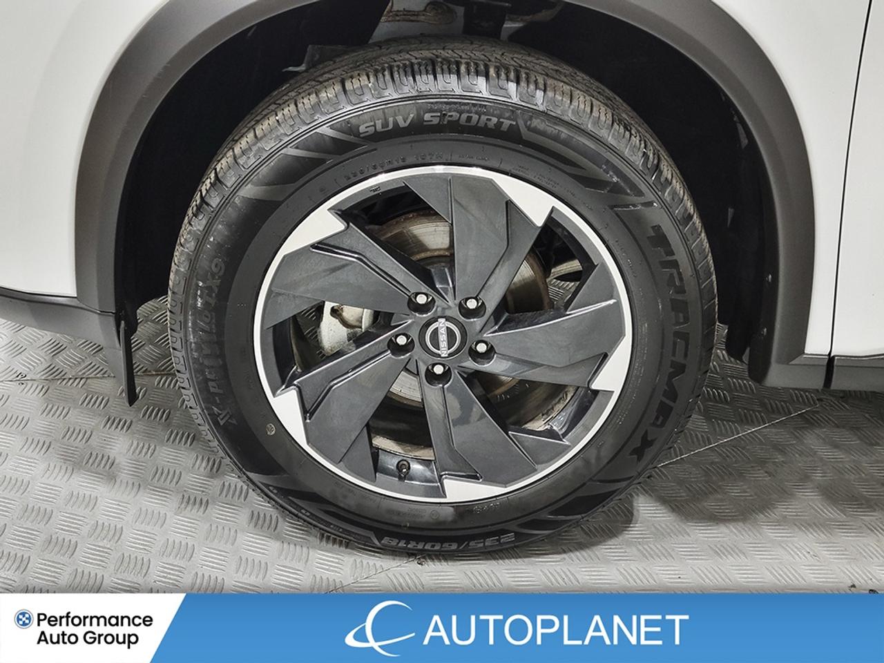 2025 Nissan Rogue SV AWD, Pano Roof, Apple CarPlay, Heated Seats! Photo