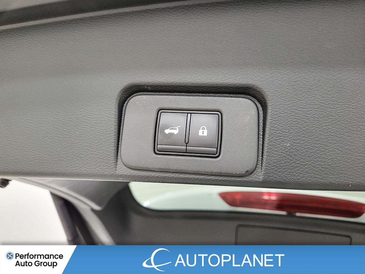 2025 Nissan Rogue SV AWD, Pano Roof, Apple CarPlay, Heated Seats! Photo