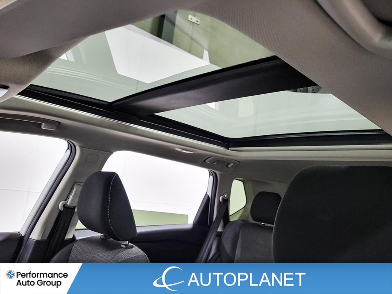 2025 Nissan Rogue SV AWD, Pano Roof, Apple CarPlay, Heated Seats! Photo