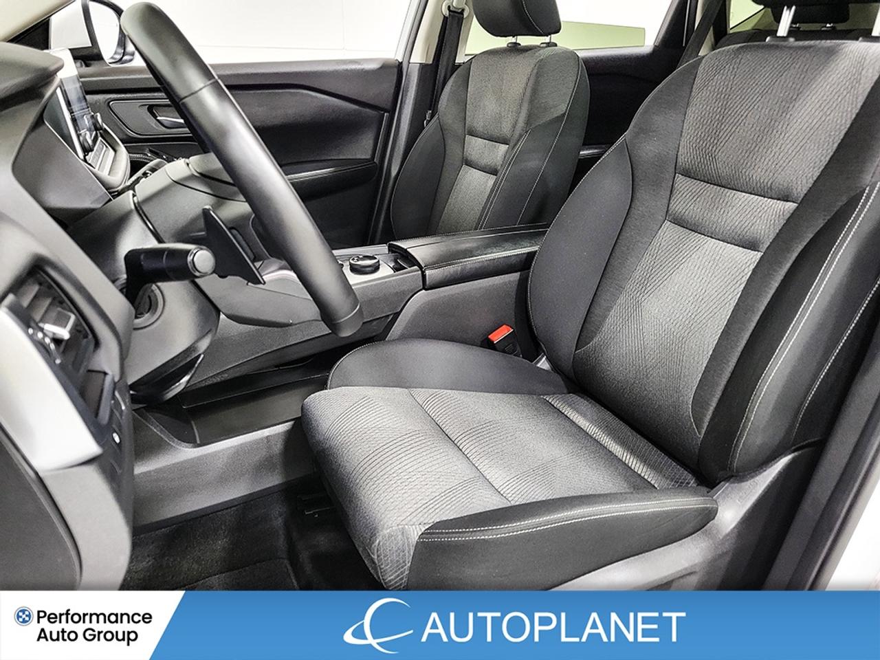 2025 Nissan Rogue SV AWD, Pano Roof, Apple CarPlay, Heated Seats! Photo