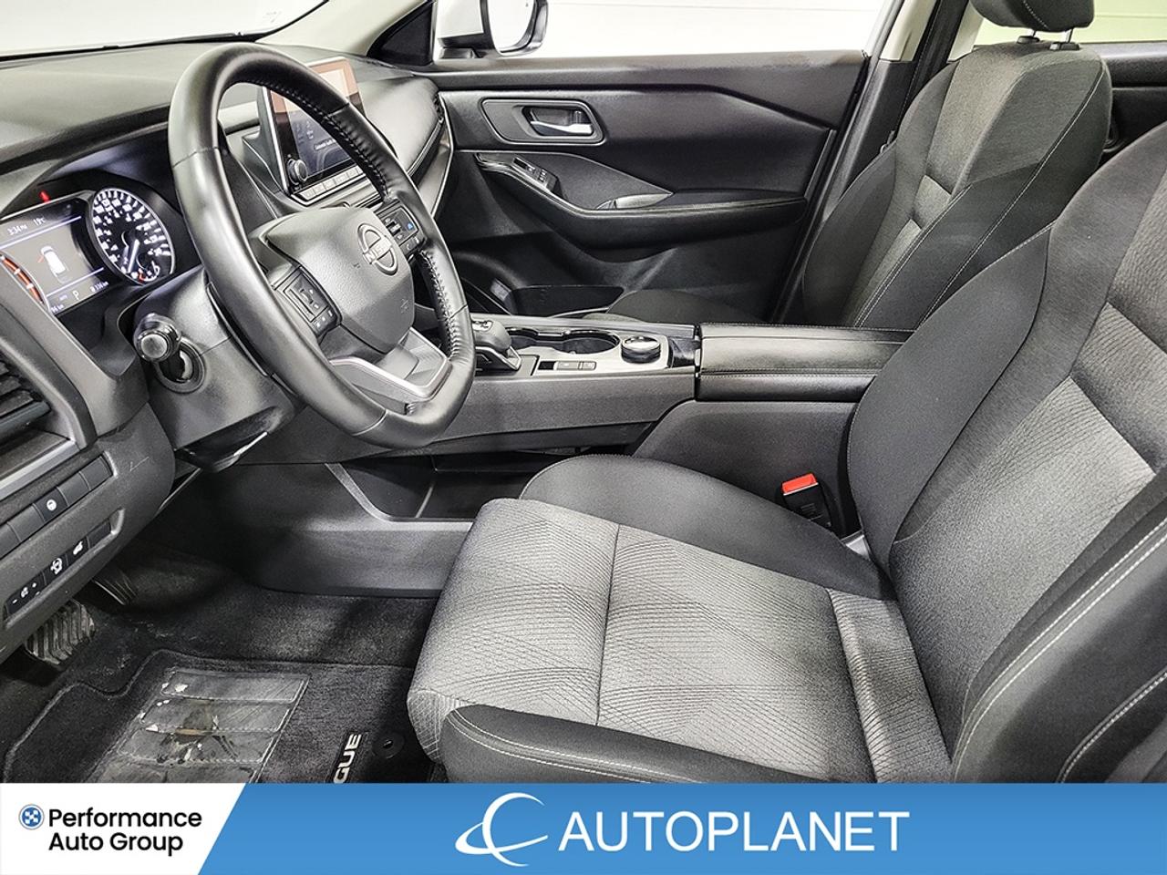 2025 Nissan Rogue SV AWD, Pano Roof, Apple CarPlay, Heated Seats! Photo