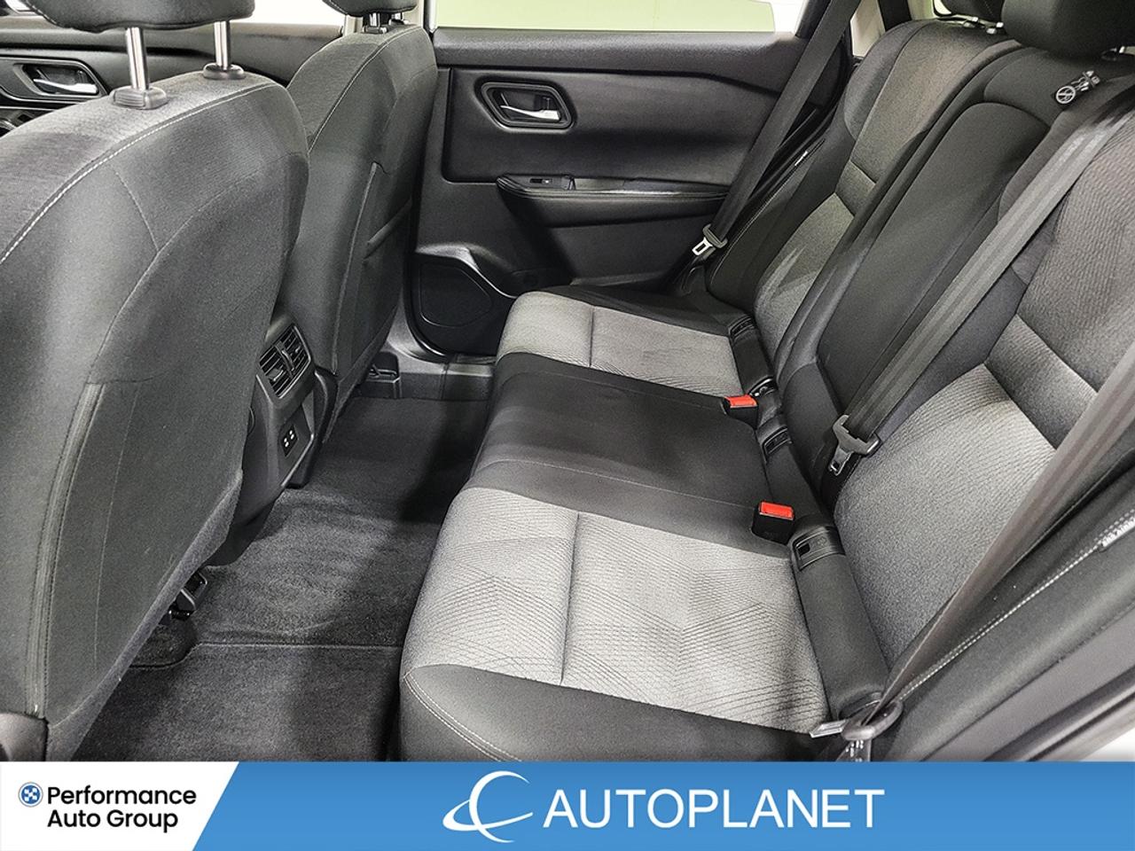 2025 Nissan Rogue SV AWD, Pano Roof, Apple CarPlay, Heated Seats! Photo