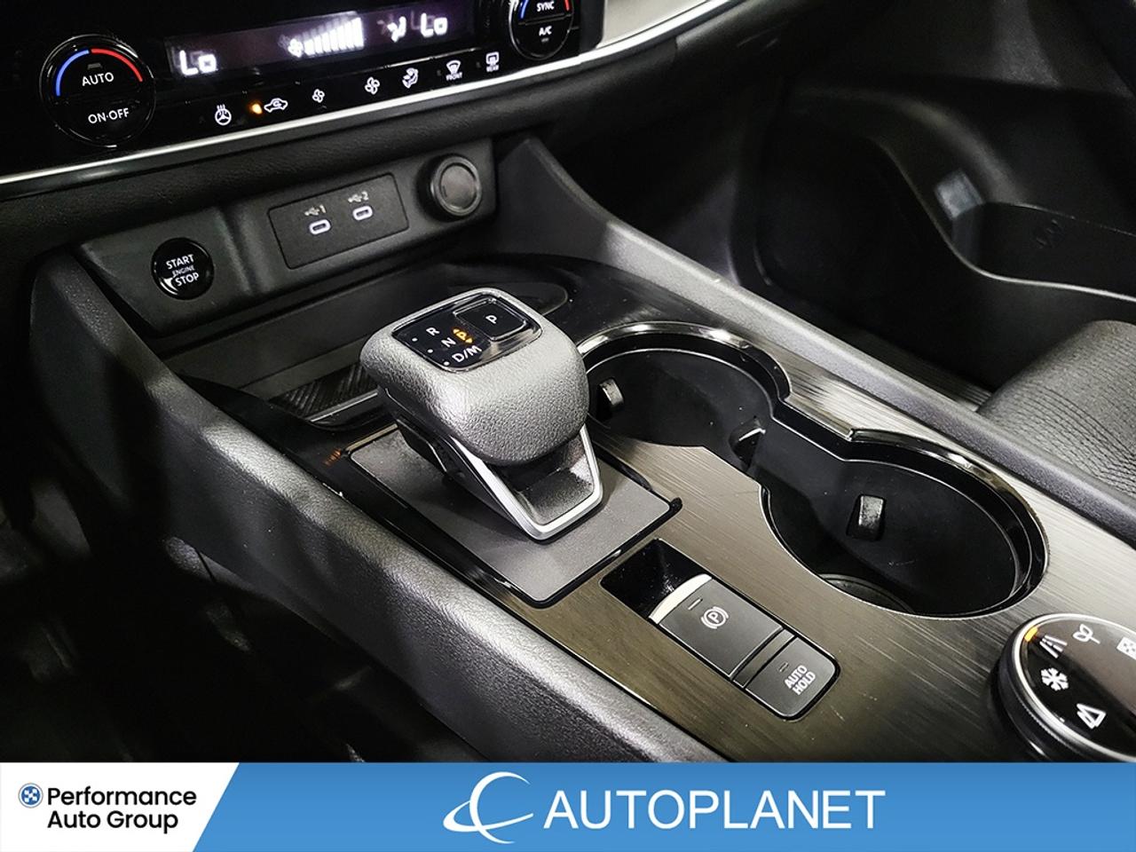 2025 Nissan Rogue SV AWD, Pano Roof, Apple CarPlay, Heated Seats! Photo