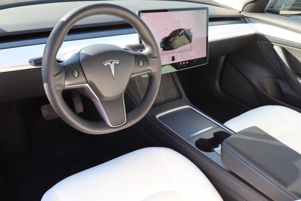 2022 Tesla Model 3 SR+   NO ACCIDENT   WHITE INTERIOR   CLEAN CARFAX Photo