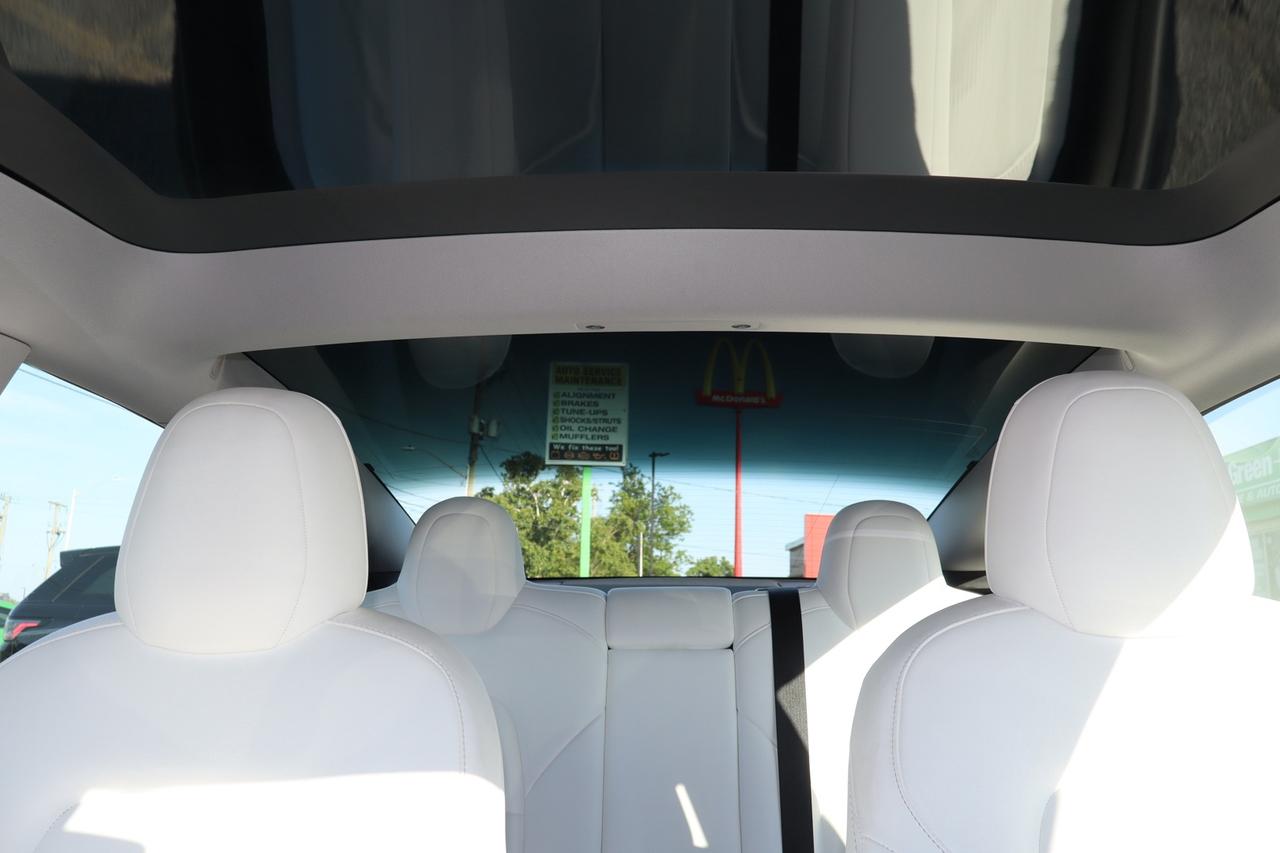 2022 Tesla Model 3 SR+   NO ACCIDENT   WHITE INTERIOR   CLEAN CARFAX Photo