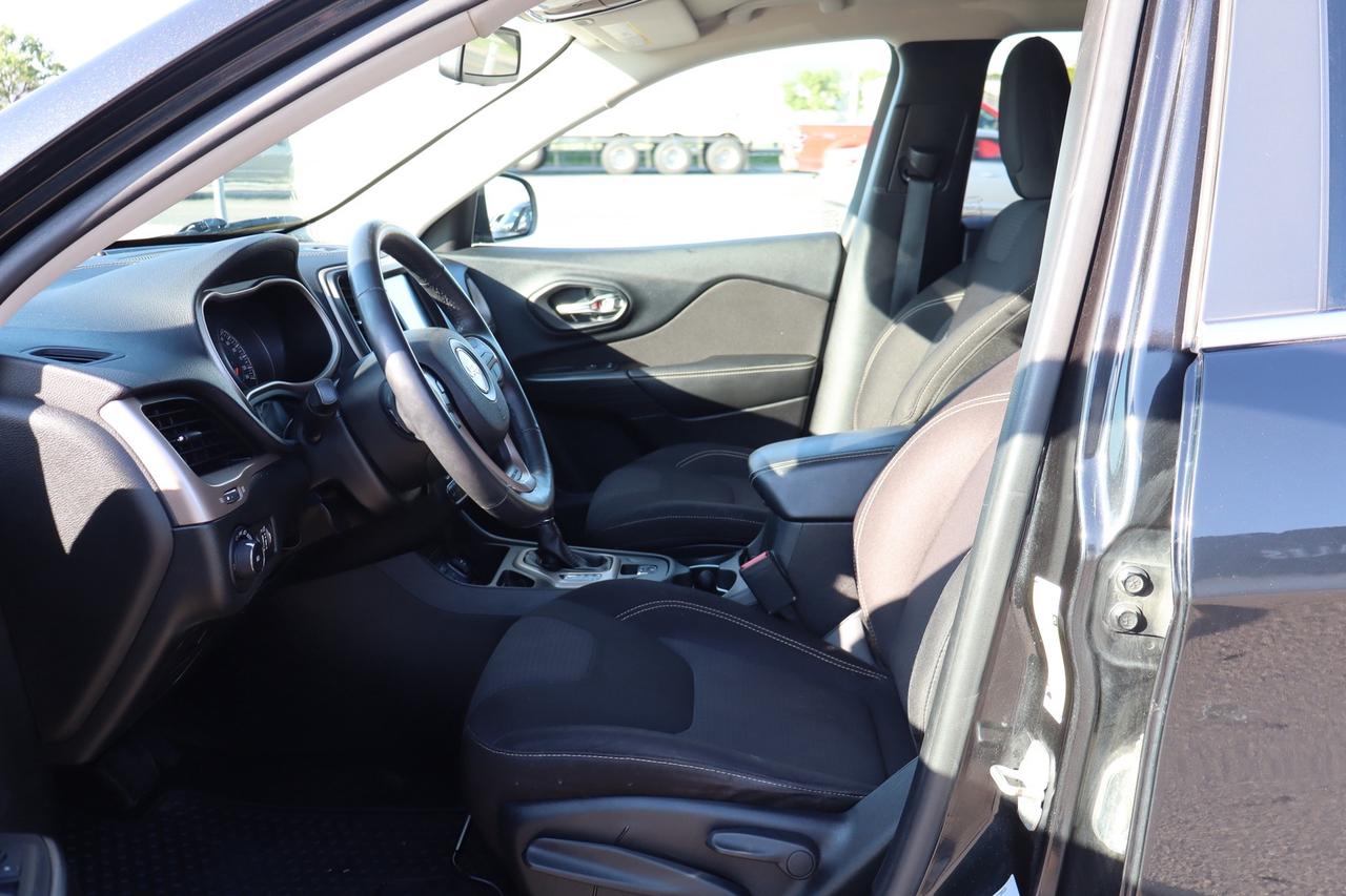 2015 Jeep Cherokee Latitude   Safety Certified   Navi   Camera Photo