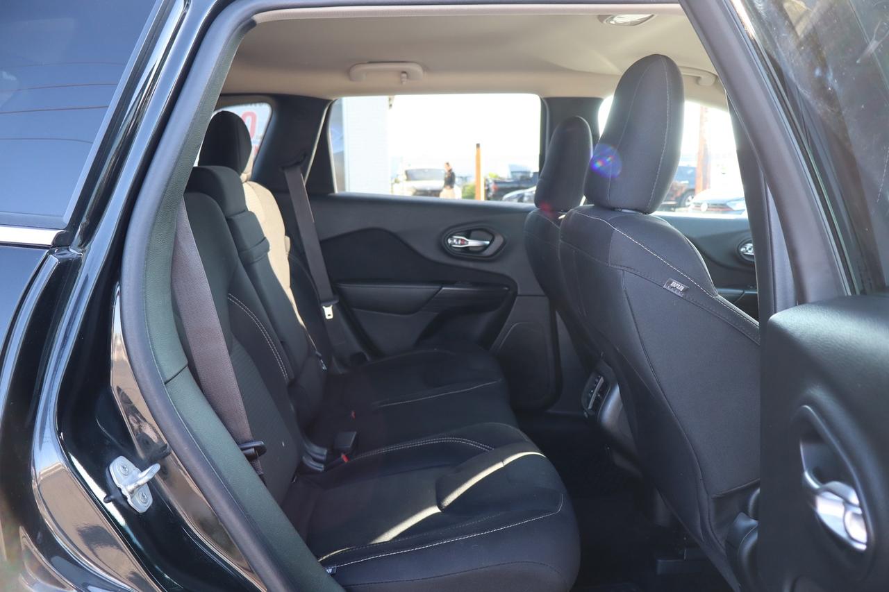 2015 Jeep Cherokee Latitude   Safety Certified   Navi   Camera Photo