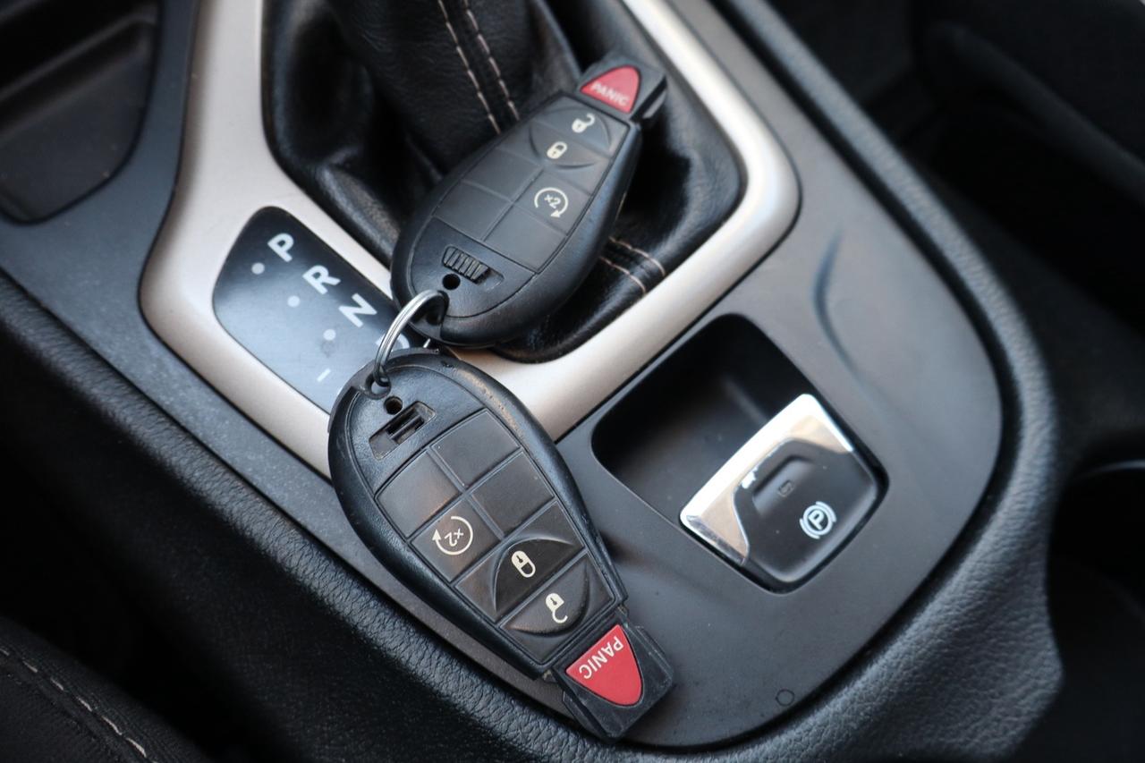 2015 Jeep Cherokee Latitude   Safety Certified   Navi   Camera Photo