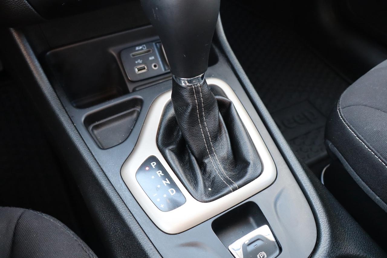 2015 Jeep Cherokee Latitude   Safety Certified   Navi   Camera Photo