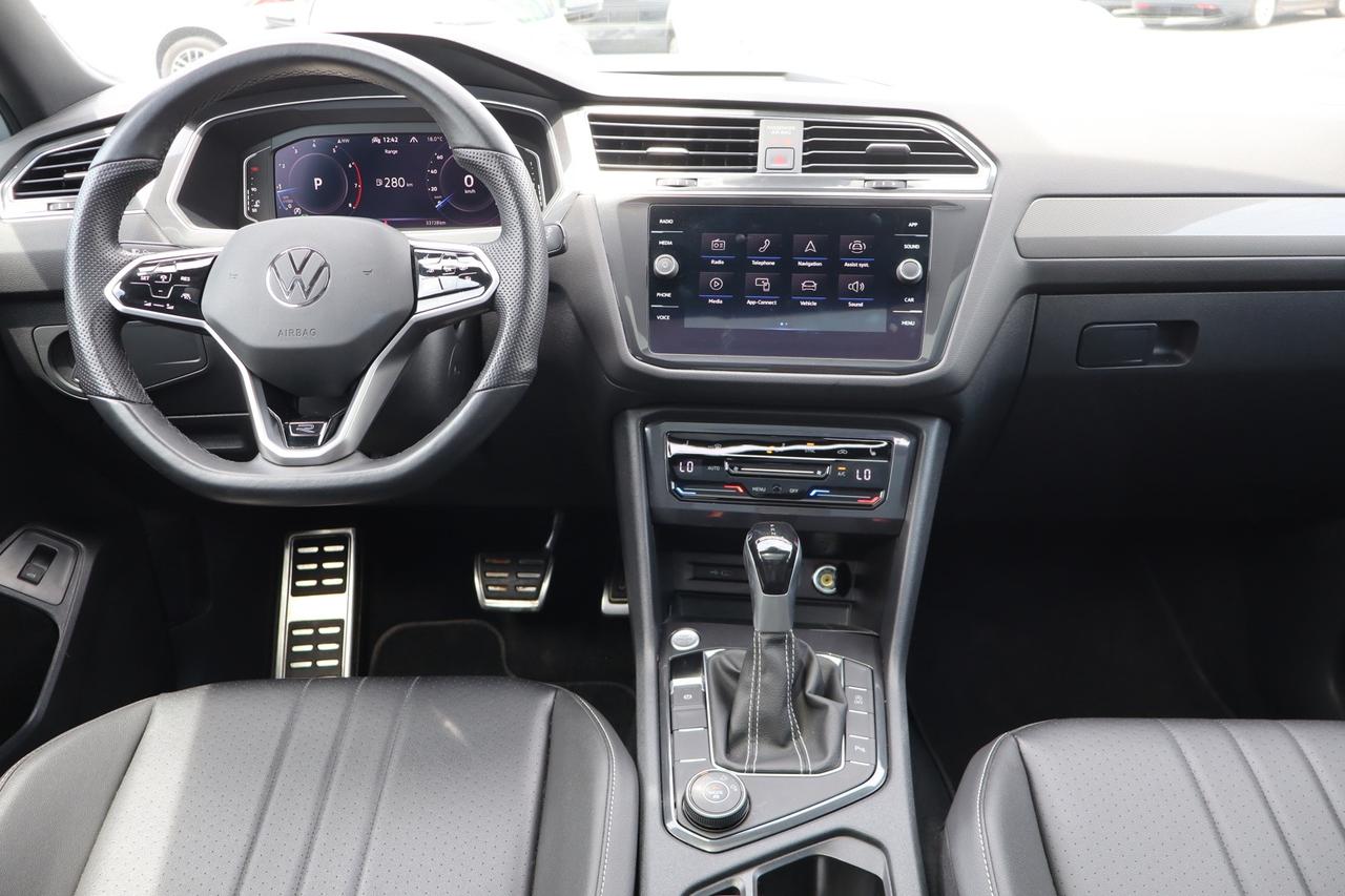 2022 Volkswagen Tiguan Comfortline R-Line Black 4MOTION   Clean Carfax Photo
