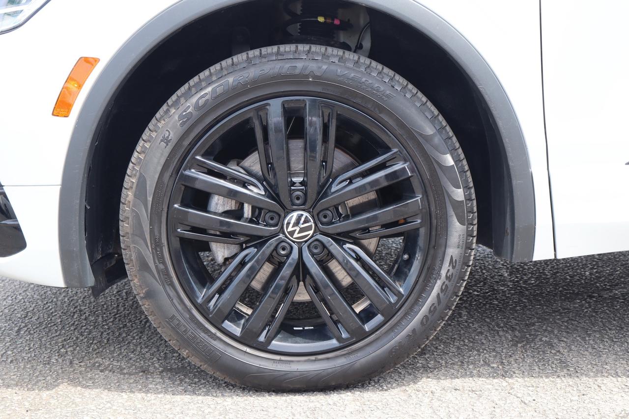 2022 Volkswagen Tiguan Comfortline R-Line Black 4MOTION   Clean Carfax Photo
