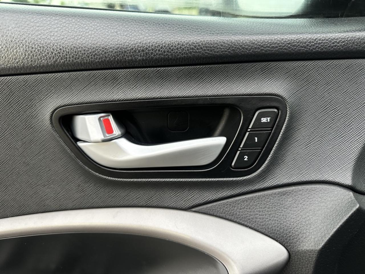 2015 Hyundai Santa Fe Sport 2.0T LIMITED Photo