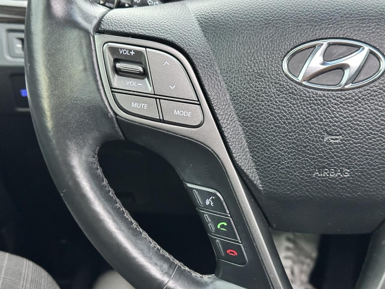 2015 Hyundai Santa Fe Sport 2.0T LIMITED Photo
