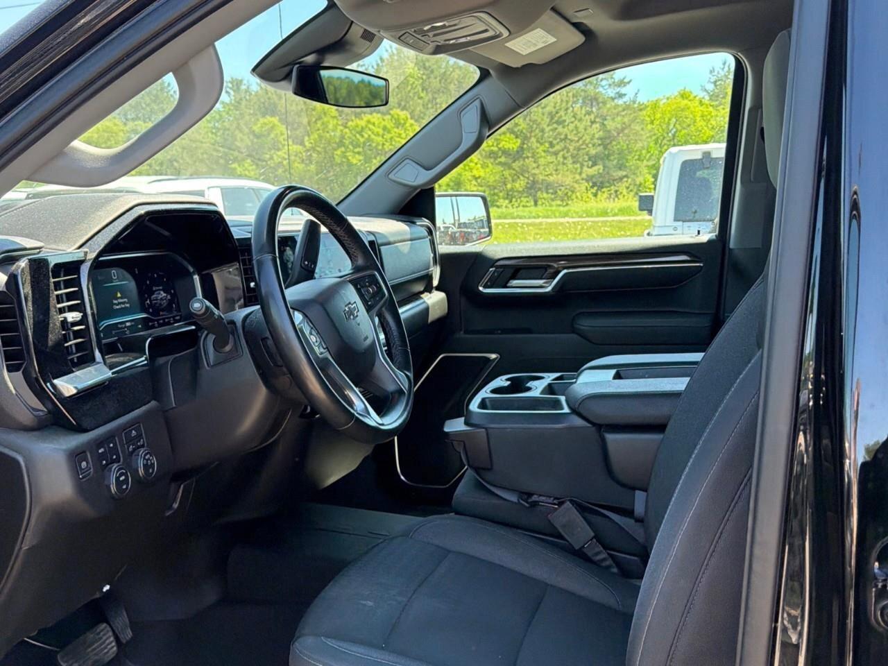 2023 Chevrolet Silverado 1500 4WD Crew Cab 147  RST Photo