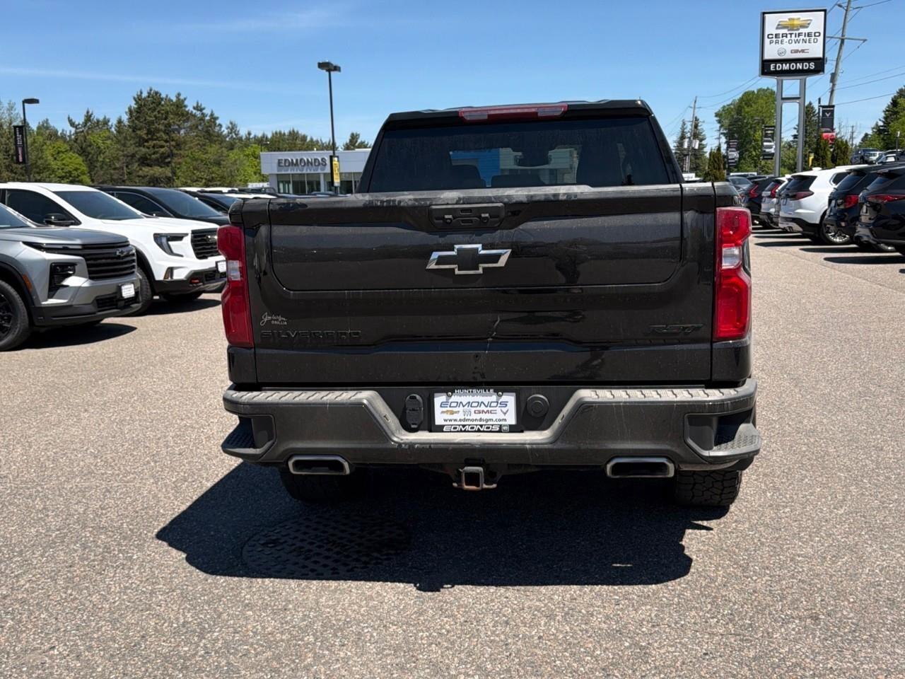 2023 Chevrolet Silverado 1500 4WD Crew Cab 147  RST Photo