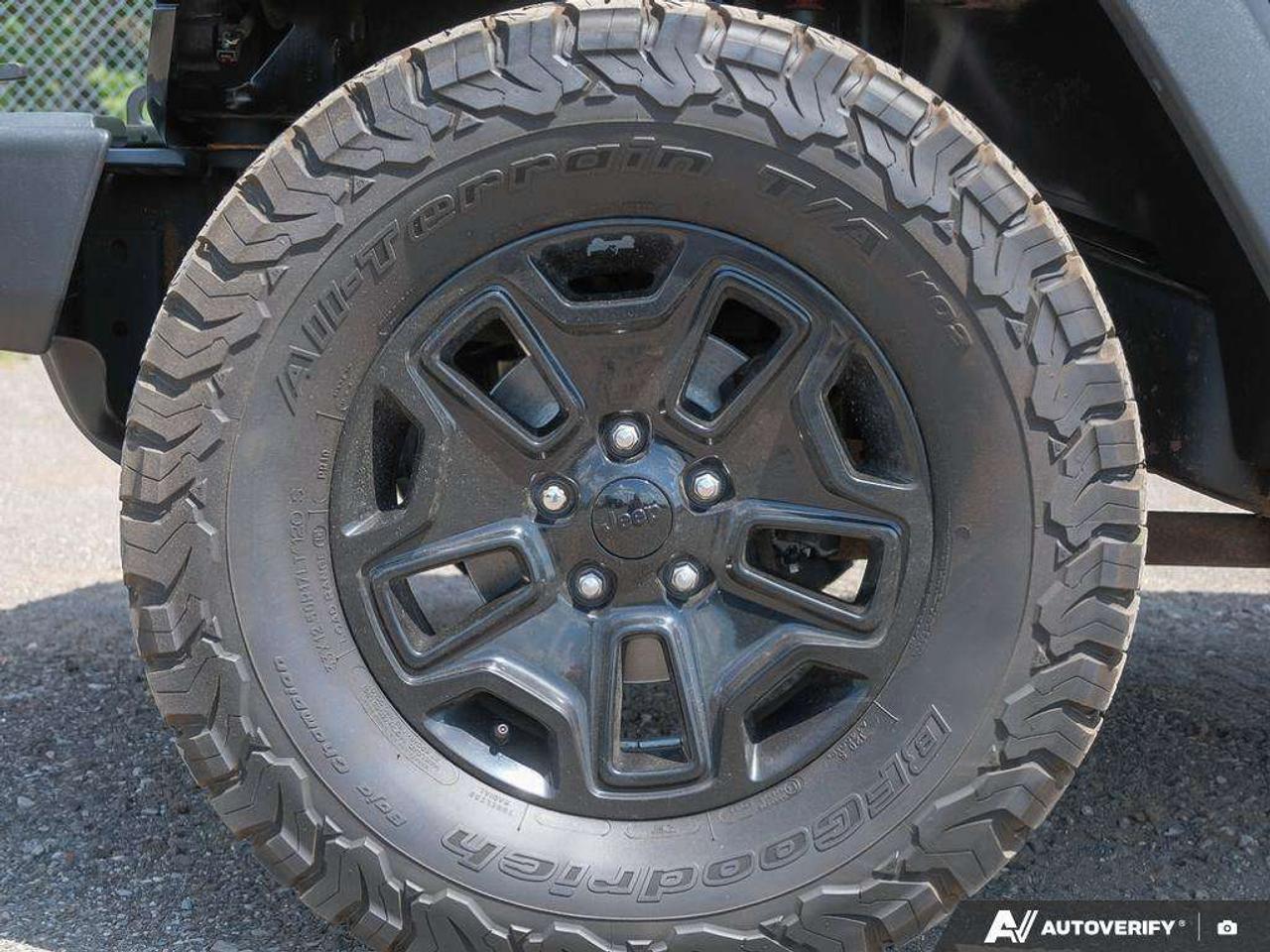 2018 Jeep Wrangler JK UNLIMITED WILLYS, 3.6L V6, 4X4, ALLOYS, CLOTH, CERTIFIED AS-TRADED! Photo