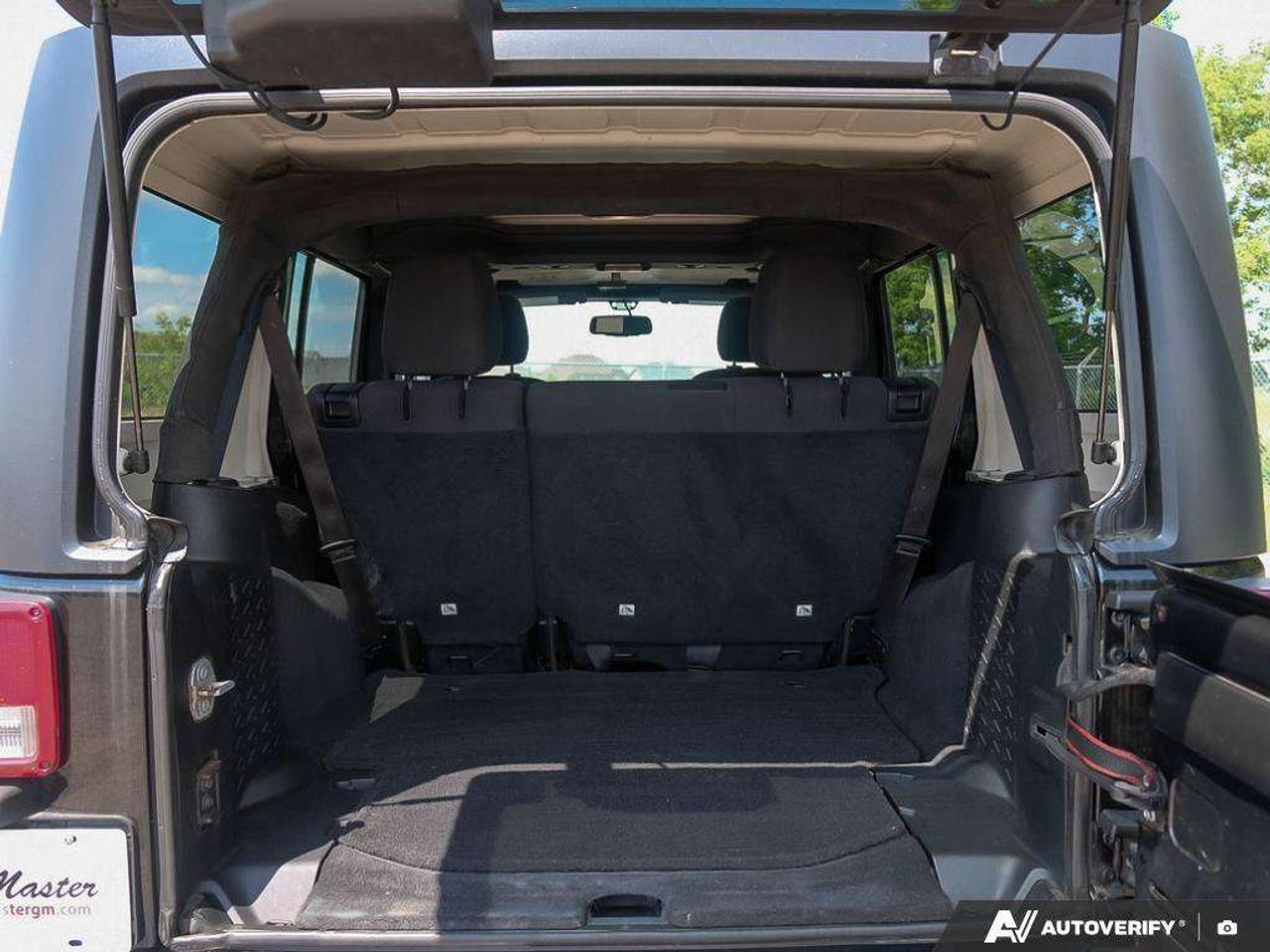 2018 Jeep Wrangler JK UNLIMITED WILLYS, 3.6L V6, 4X4, ALLOYS, CLOTH, CERTIFIED AS-TRADED! Photo